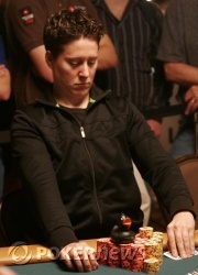 Vanessa Selbst wint event 19