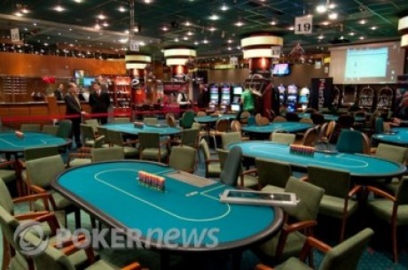 Live Poker