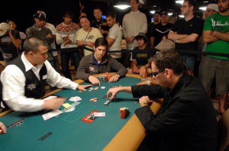 Holdem squeeze play