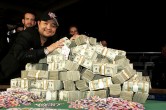 PokerNews Boulevard: Jerry Yang's bracelet te koop, schreeuwende geiten en een nieuw pokernetwerk
