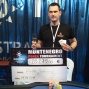Jovanović sa dobitnom rukom i nagradnim vaučerom