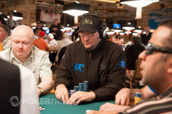 Phil Hellmuth bobbing and weaving at the top