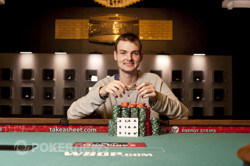 Bracelet winner Simon Charette