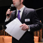 Jack Effel addressing the Main Event players on Day 1a