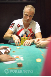 Theo Jorgensen tries the bluff - unsuccessfully however