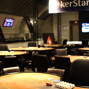 La salle de jeu principale du Cercle Cadet s'est vidée de ses occupants, les tables sont déjà prêtes pour le dernier satellite live pour le Main Event FPS Paris