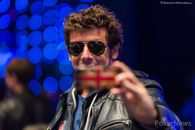 Patrick Bruel takes a picture of himself