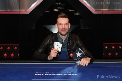 George Danzer wins. Photo courtesy of the EPT.