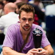Ole Schemion plays the €2k side event with his Player of the Year trophy