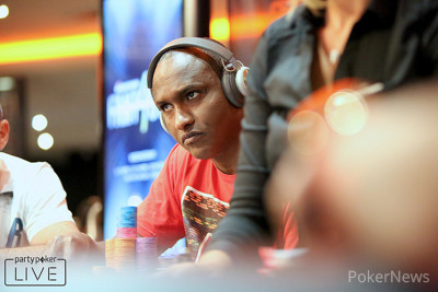Mahamed Muse looks up to learn his fate and it's not good news on Day 3 of the Grand Prix Main Event