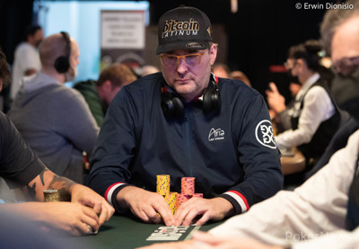 Phil Hellmuth in the hunt for 16th bracelet