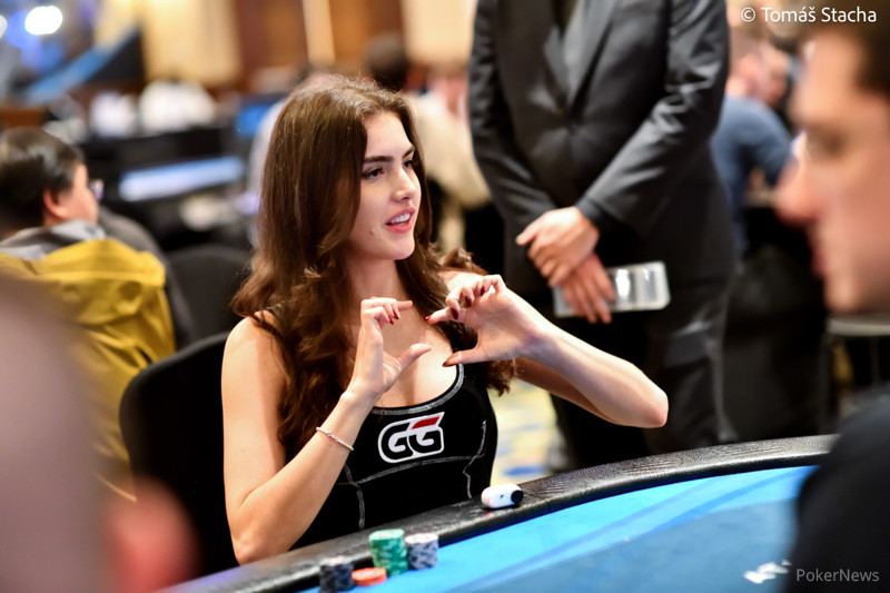 Alexandra Botez plays PSPC Women's Event - PokerStars Blog