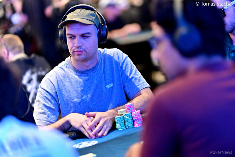 Michael Addamo Reminds the Poker World of What He Does Best on Day 3 of the Super Main Event