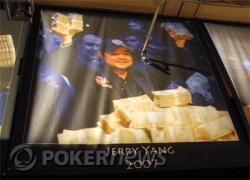 Jerry Yang's 2007 World Champion Banner im Amazon Room