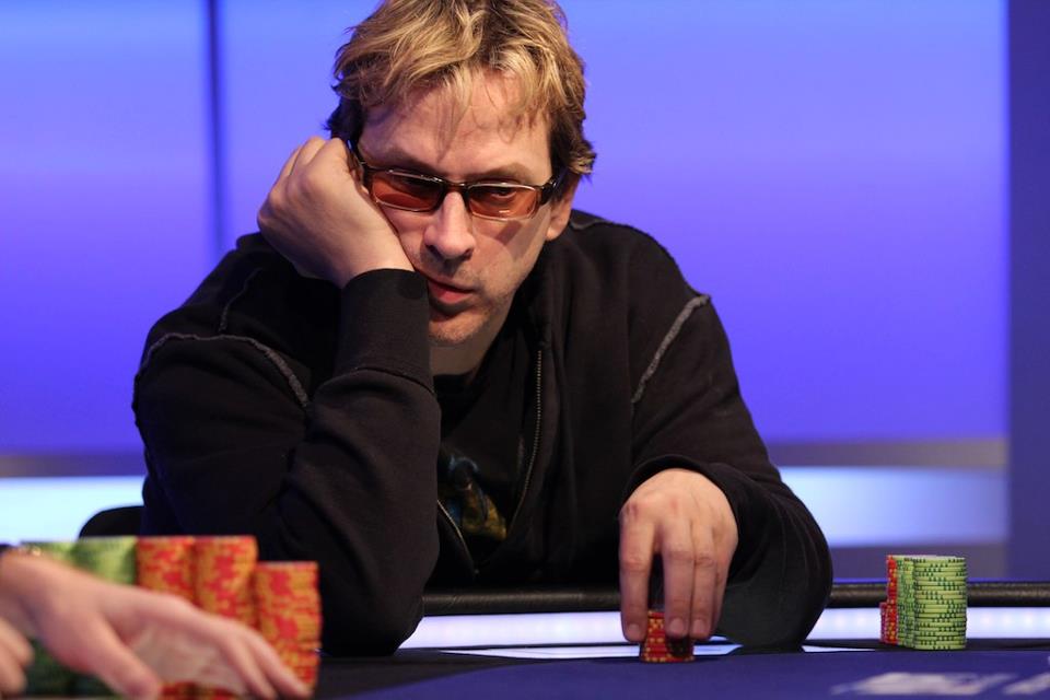 Poranny Kurier: Tony G wygrywa rundę w Premier League V, Hellmuth ma ADHD i więcej 108
