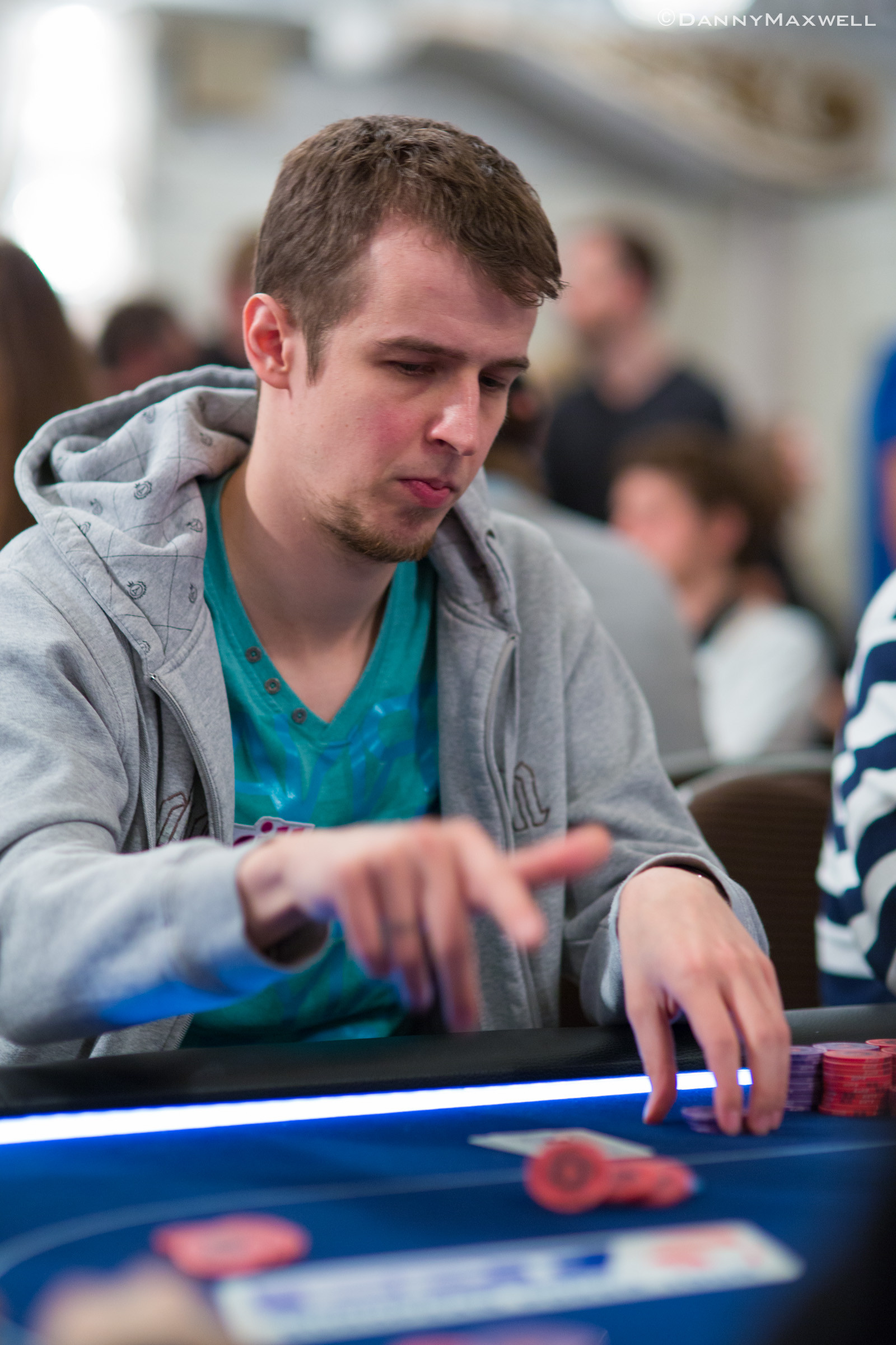 PokerStars.com EPT London Main Event Dzień 3: Kozlov liderem, uczniak w kasie! 103