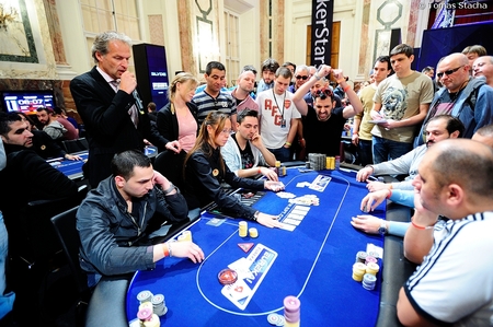 Eureka Poker Tour Dzień 2 - czterech Polaków dalej w grze, Robert Malinowski zgarnie... 102