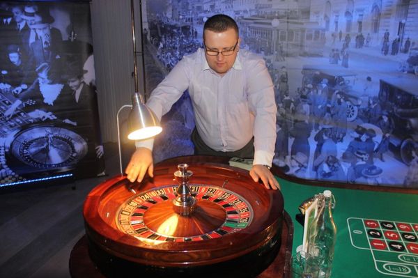 Polak zapłaci wysoką karę pieniężną za zdjęcie z ruletką udostępnione na Facebook'u? 101
