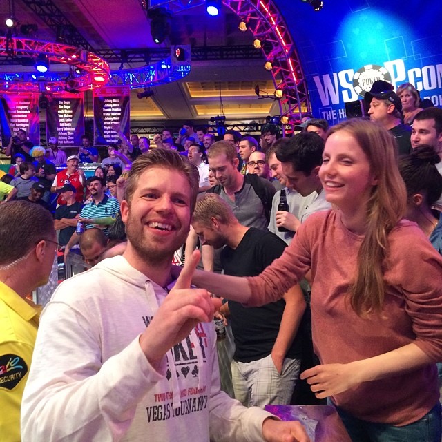 JORRYT VAN HOOF HAALT ALS CHIPLEADER DE NOVEMBER NINE VAN HET 2014 WSOP MAIN EVENT! 101