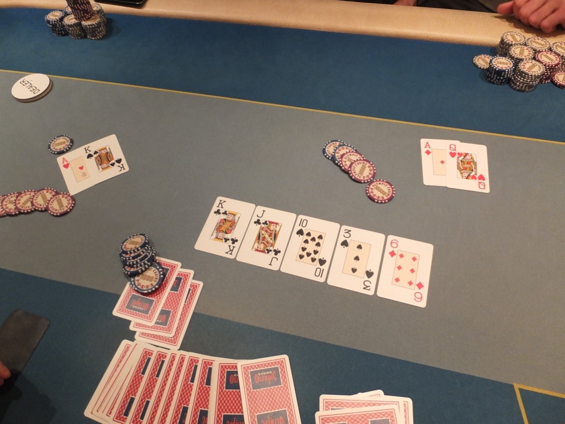 Kauno klubinio pokerio čempionatas vainikuotas Tomo Dedino pergale 101