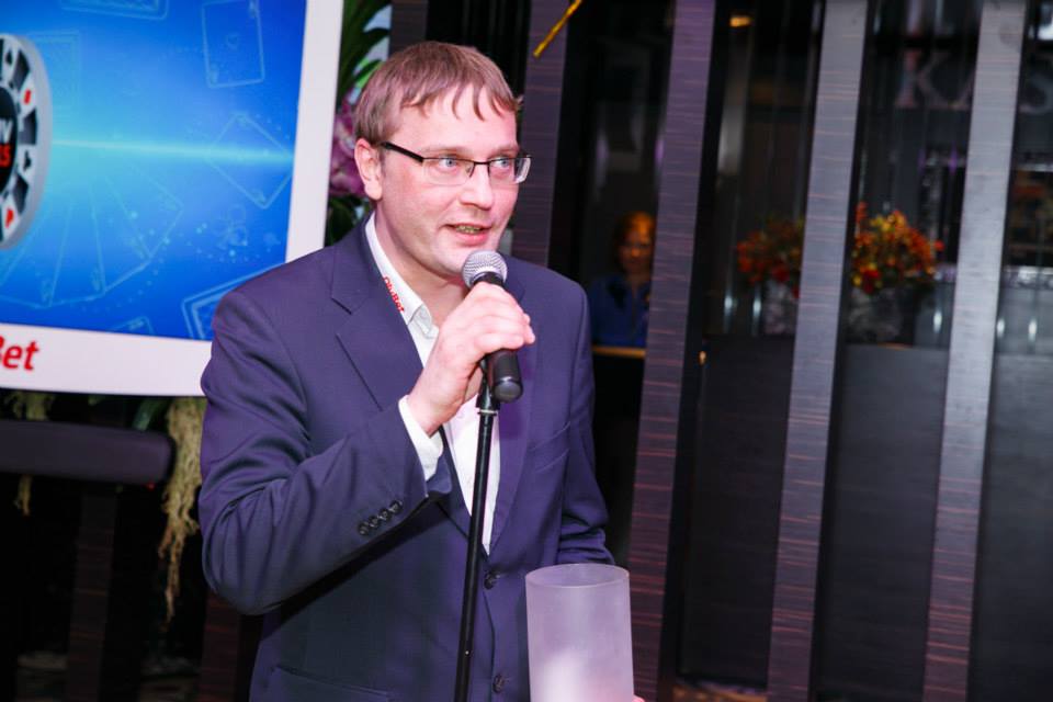Olympic Casino diiler Viivian: pokkerimängijad on uskumatult targad! 101