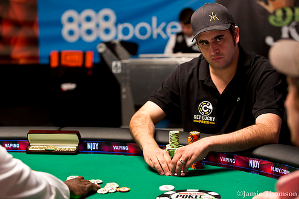Юлиян Колев сред лидерите след Ден 1 на WSOP Colossus... 102