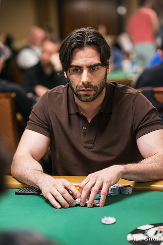 WSOP 2015: Sérgio Braga Segue no Razz; Colossus na Mesa Final & Mais 102