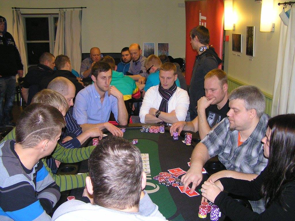 Suure-Jaani pokkerimeistriks tuli vändralane Alo Tõns 101