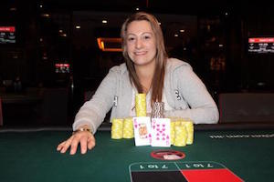 Polémica Aussie Millions: Mulher Deu à Luz e Marido Assumiu as Suas Fichas 101