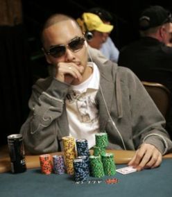 Daniel Negreanu gibt Lehrstunden auf .000-.000 Heads-up und anderer Poker Klatsch und... 103