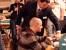 WSOP 2009 - 'adz124' évacué après un pari alcoolisé contre "Durrr" 105
