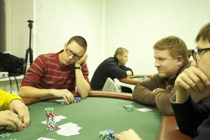 "Naujo nario pareiga yra atsinešti kėdę" - interviu su "Pajūrio pokerio klubo" vadovu 102