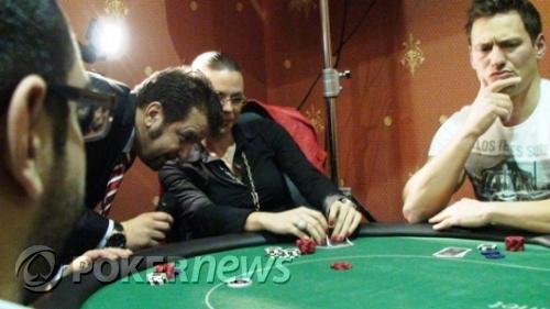 Ники Кънчев шпионира "бляскавите" карти на Калина