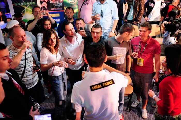 PokerBlitz - strict la subiect: Dan "Agentu" Murariu campion în Bulgaria, Phil Laak şi... 101