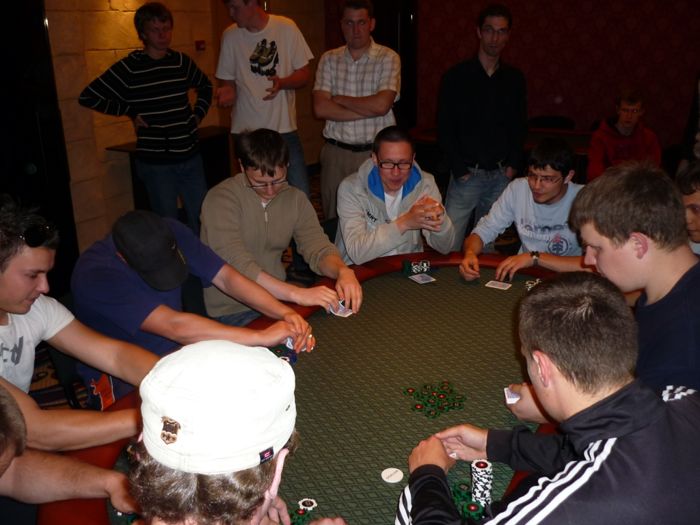 Pirmąjį Pajūrio pokerio klubo draugišką turnyrą laimi - Laurynas Pielikis 102