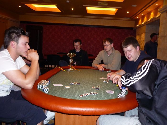 Pirmąjį Pajūrio pokerio klubo draugišką turnyrą laimi - Laurynas Pielikis 104