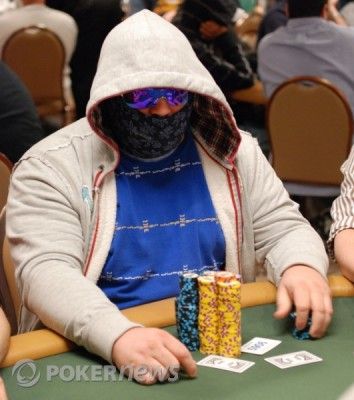 Români la WSOP: Manole a trecut în Day 3 la #49 Event. Medeşan, eliminat pe 79. 101