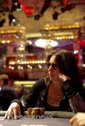 2010 WSOPE Event #1 dag 2: Laak haalt de finaletafel, Pantling lead 101