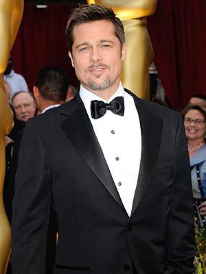 Coloana de știri: Terrence Chan reneagă America, Brad Pitt va juca într-un film de poker... 101