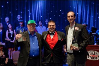 Erik Seidel y Dan Harrington, miembros del Poker Hall of Fame, y Fran Kassela, Player of the... 102