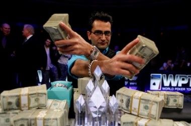 Nerozlučná dvojka Antonio Esfandiari a Phil Laak v roce 2010 101