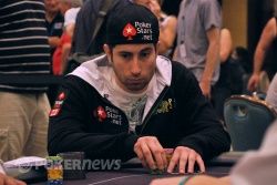 Соревнования закончились и для чемпиона WSOP 2010