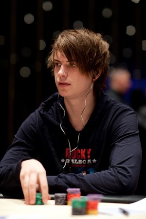 Неплохие результаты показывает Viktor "Isildur1" Blom