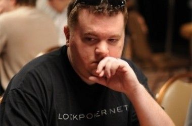Lock Poker pro komandos narys Ericas "Rizen" Lynchas