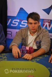 Алексей выиграл очень важную раздачу у Михаила