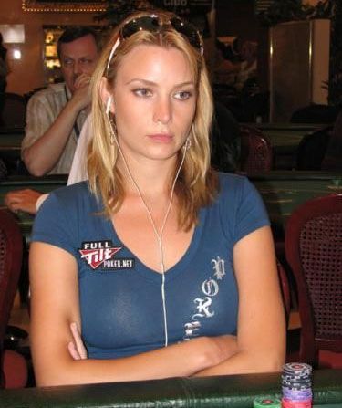 Erica Schoenberg nominovana za najseksipilniju ličnost u Svetu Pokera u 2010. 102