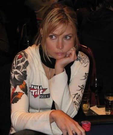 Erica Schoenberg nominovana za najseksipilniju ličnost u Svetu Pokera u 2010. 103
