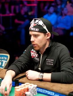 10 najboljih ruka na Main Eventu World Series of Poker 2010. 104