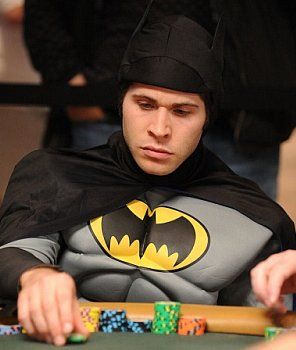 Ne visai nopietni: WSOP kostīmi 111