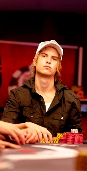 Dar prieš atsiskleidžiant - be "PokerStars" simbolikos
